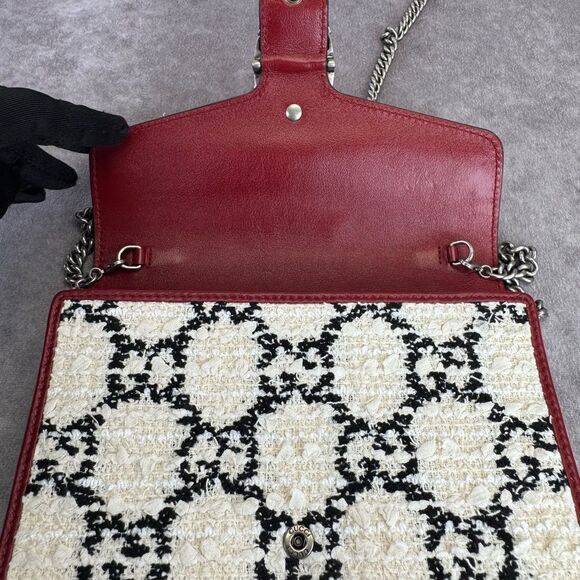 Gucci GG Tweed Dionysus Flap Wallet on a Chain - Picture 9 of 16